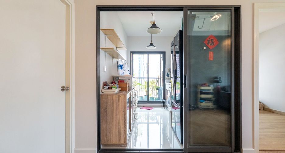 For sale 2 bedrooms condo in Khlong Toei, Bangkok