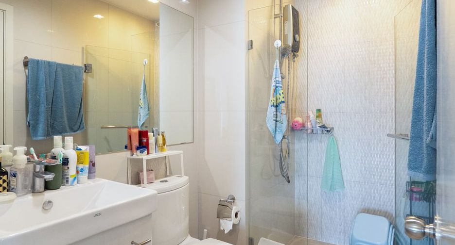 For sale 2 bedrooms condo in Khlong Toei, Bangkok