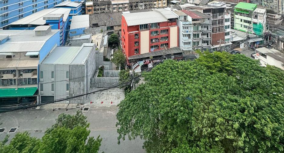 For sale 2 bedrooms condo in Khlong Toei, Bangkok