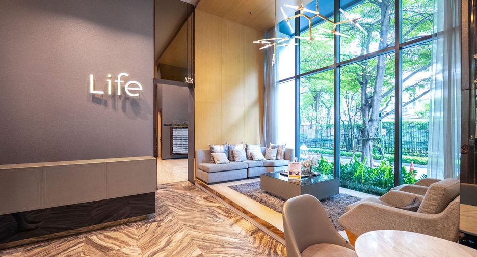 For sale 2 bedrooms condo in Khlong Toei, Bangkok