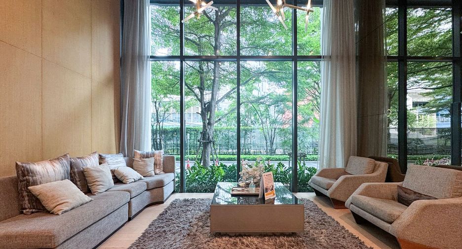 For sale 2 bedrooms condo in Khlong Toei, Bangkok