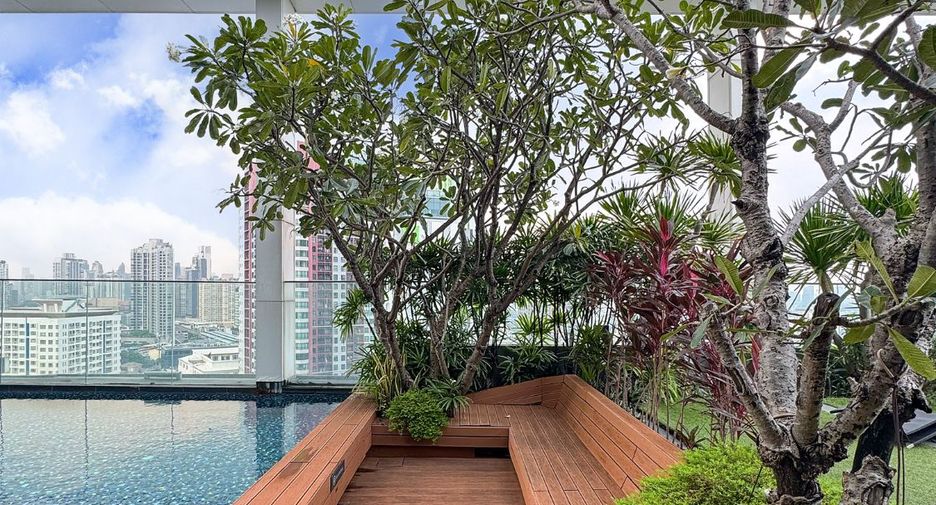 For sale 2 bedrooms condo in Khlong Toei, Bangkok