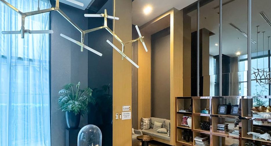 For sale 2 bedrooms condo in Khlong Toei, Bangkok