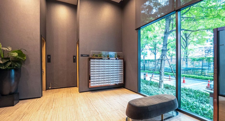For sale 2 bedrooms condo in Khlong Toei, Bangkok
