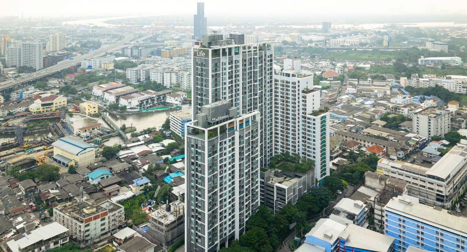 For sale 2 bedrooms condo in Khlong Toei, Bangkok