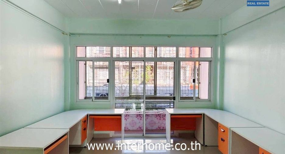 For rent and for sale 3 bedrooms retail Space in Min Buri, Bangkok