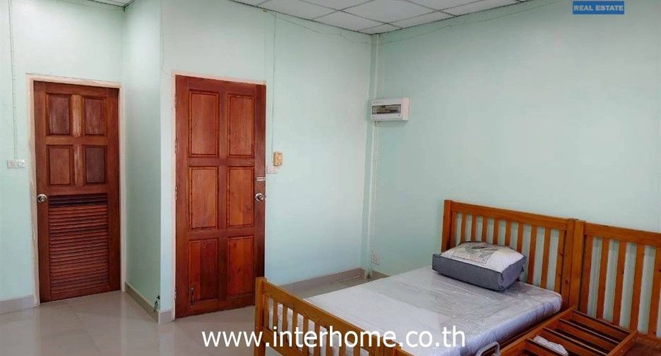 For rent and for sale 3 bedrooms retail Space in Min Buri, Bangkok