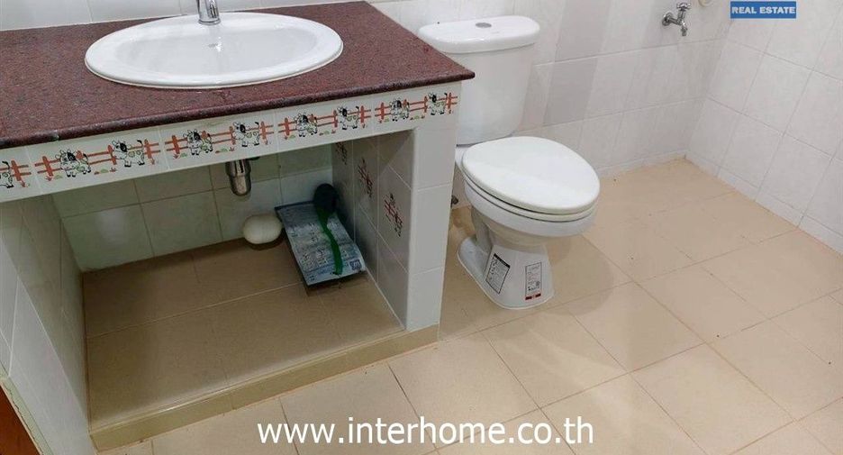 For rent and for sale 3 bedrooms retail Space in Min Buri, Bangkok