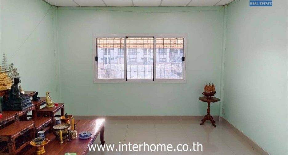 For rent and for sale 3 bedrooms retail Space in Min Buri, Bangkok