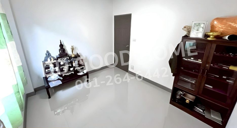 For sale 3 bedrooms house in Mueang Lop Buri, Lopburi