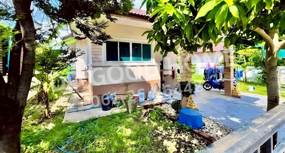 For sale 3 bedrooms house in Mueang Lop Buri, Lopburi
