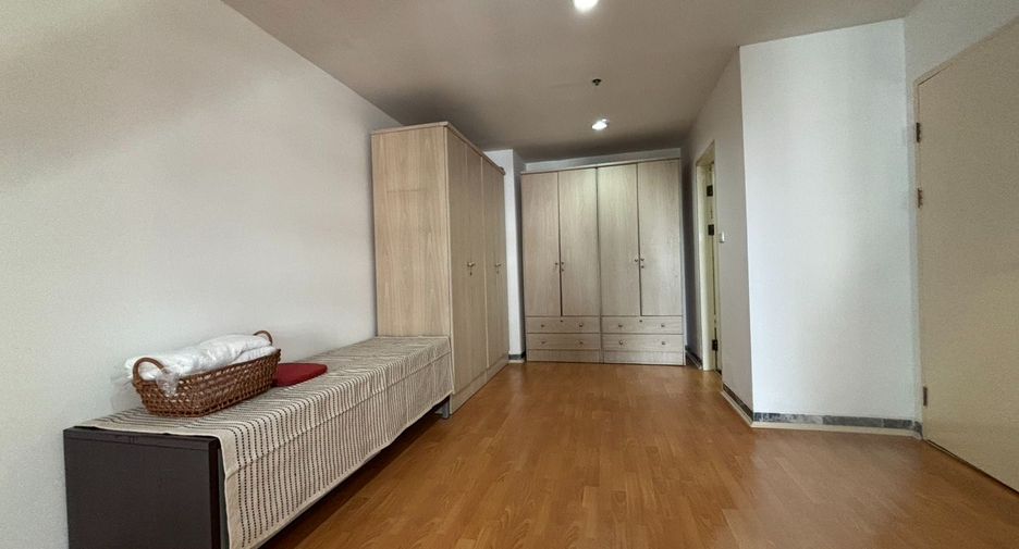 For rent 2 ベッドルーム serviced apartment in Pathum Wan, Bangkok