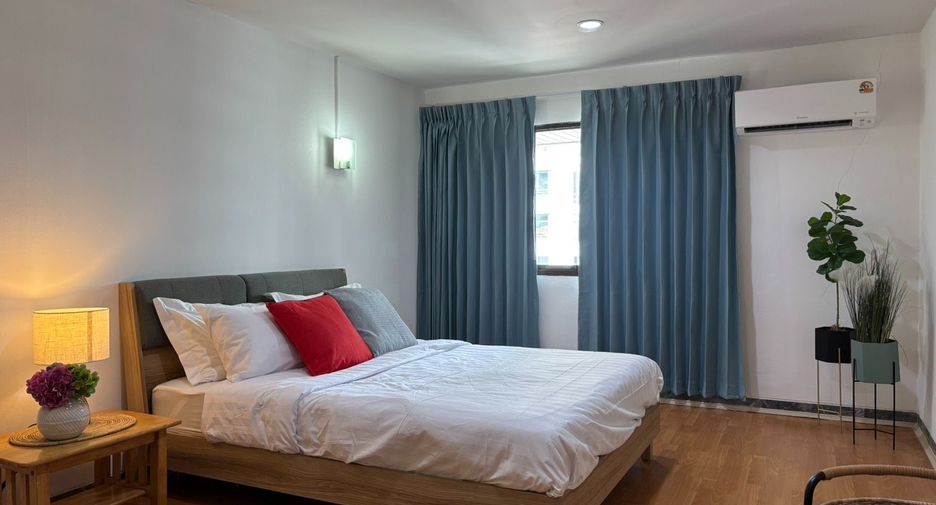 For rent 2 ベッドルーム serviced apartment in Pathum Wan, Bangkok