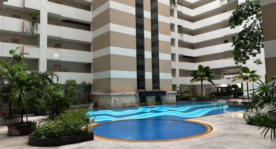 For rent 2 ベッドルーム serviced apartment in Pathum Wan, Bangkok