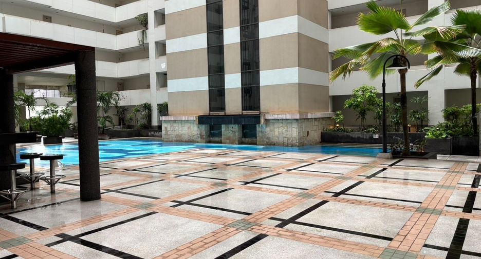 For rent 2 ベッドルーム serviced apartment in Pathum Wan, Bangkok