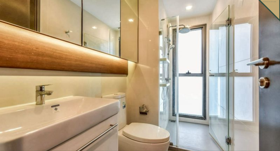 For rent and for sale 2 bedrooms condo in Ratchathewi, Bangkok