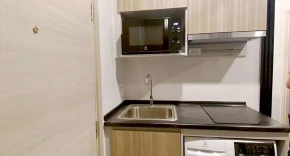 For sale 1 bed condo in Mueang Samut Prakan, Samut Prakan