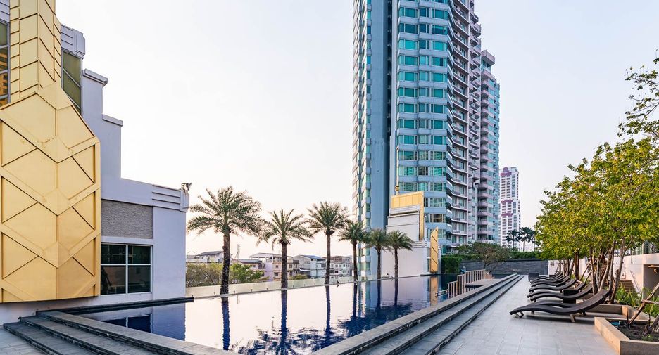 For sale 3 bedrooms condo in Bang Kho Laem, Bangkok