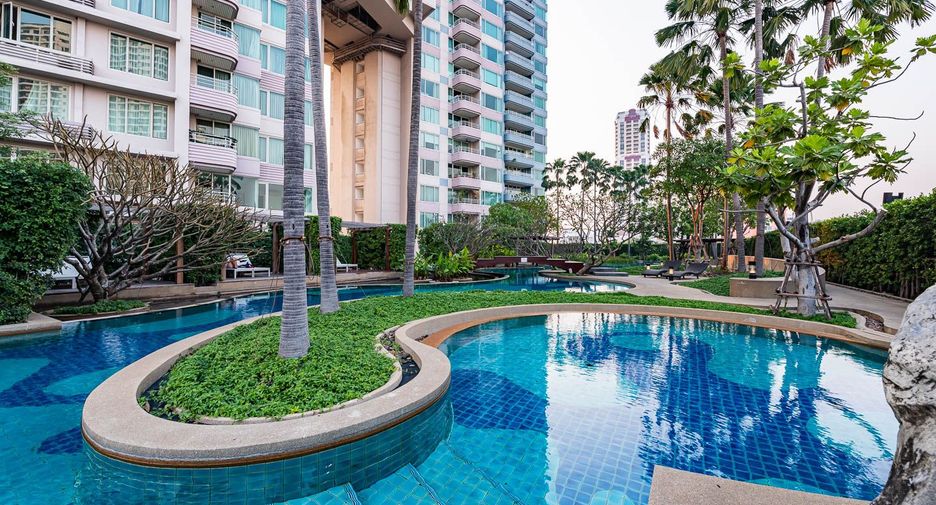 For sale 3 bedrooms condo in Bang Kho Laem, Bangkok