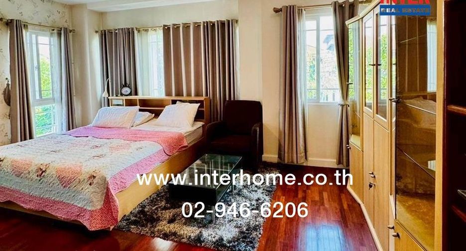 For sale 4 bedrooms house in Mueang Chiang Mai, Chiang Mai
