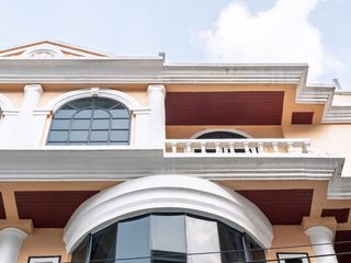 Reihenhaus zur Miete mit 5 Zimmer in Watthana, Bangkok