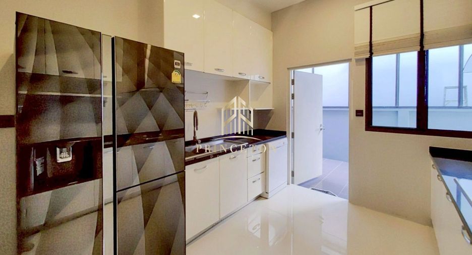 For rent and for sale 5 bedrooms house in Saphan Sung, Bangkok