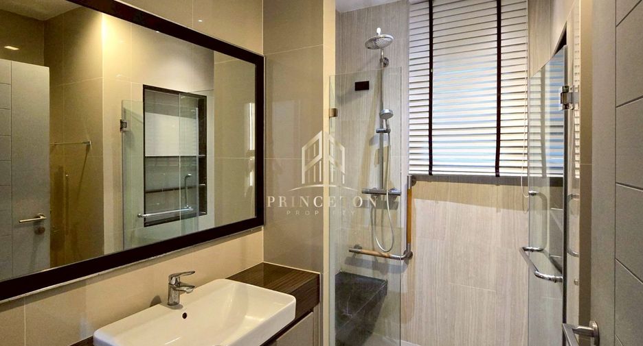 For rent and for sale 5 bedrooms house in Saphan Sung, Bangkok