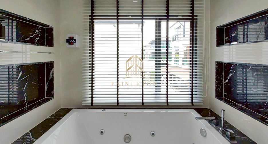 For rent and for sale 5 bedrooms house in Saphan Sung, Bangkok