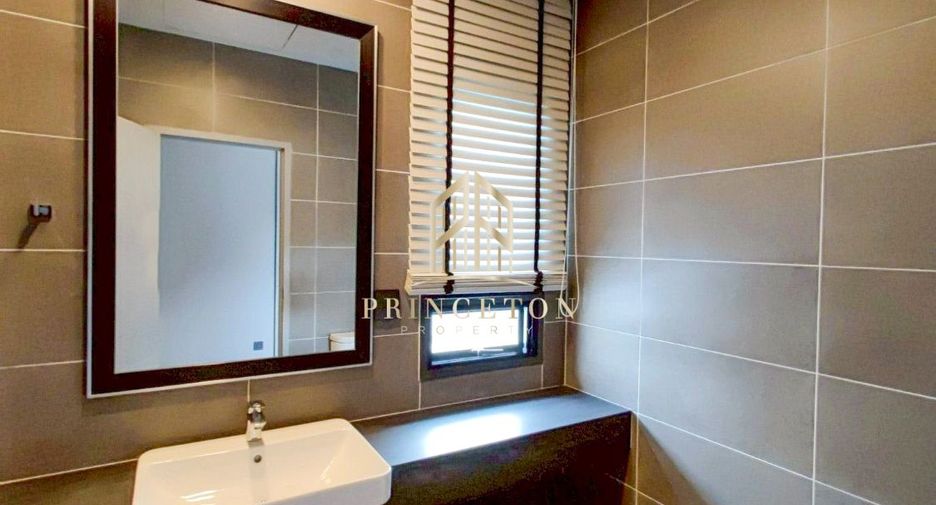 For rent and for sale 5 bedrooms house in Saphan Sung, Bangkok