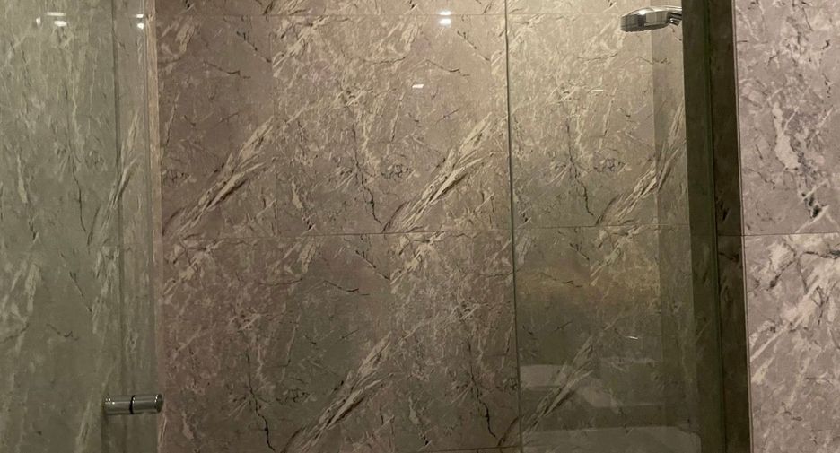 For rent and for sale 1 bed condo in Khlong Toei, Bangkok