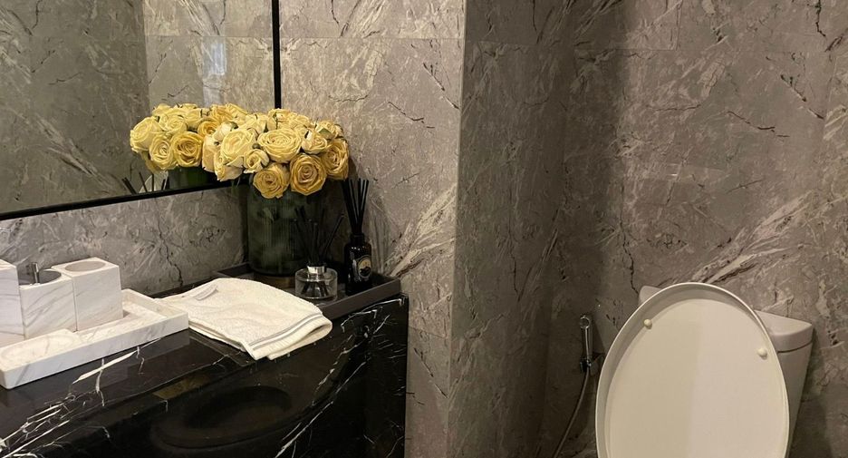 For rent and for sale 1 bed condo in Khlong Toei, Bangkok