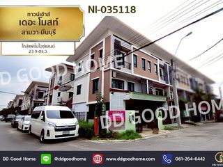For sale 4 bedrooms townhouse in Khlong Sam Wa, Bangkok
