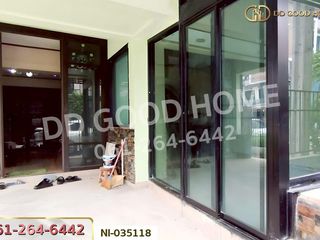 For sale 4 bedrooms townhouse in Khlong Sam Wa, Bangkok