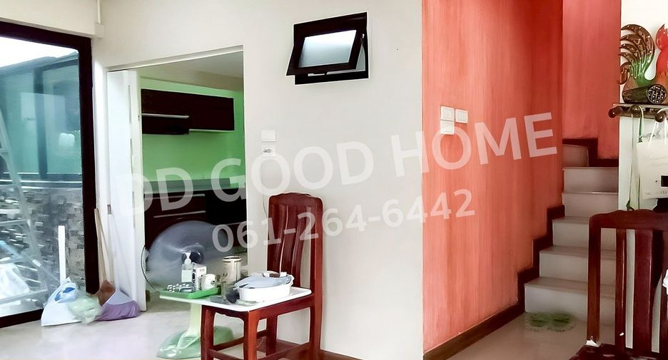 For sale 4 bedrooms townhouse in Khlong Sam Wa, Bangkok