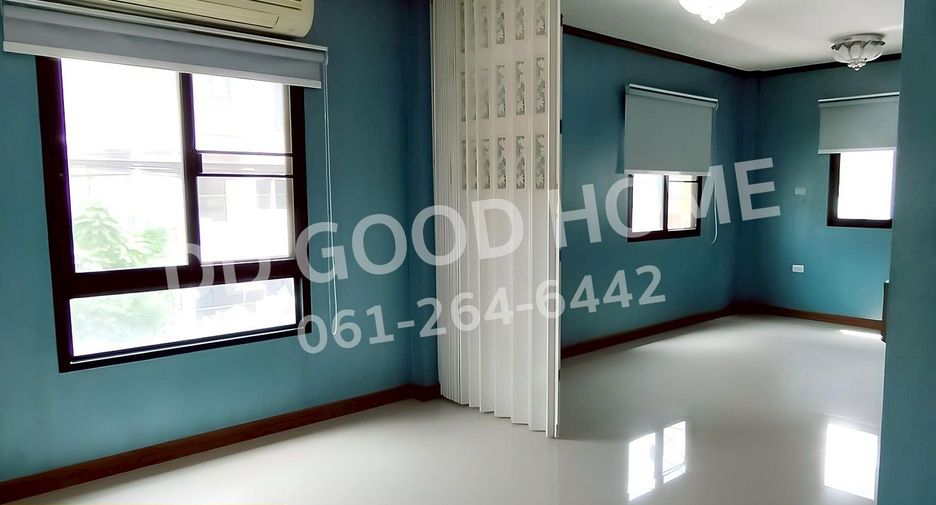 For sale 4 bedrooms townhouse in Khlong Sam Wa, Bangkok