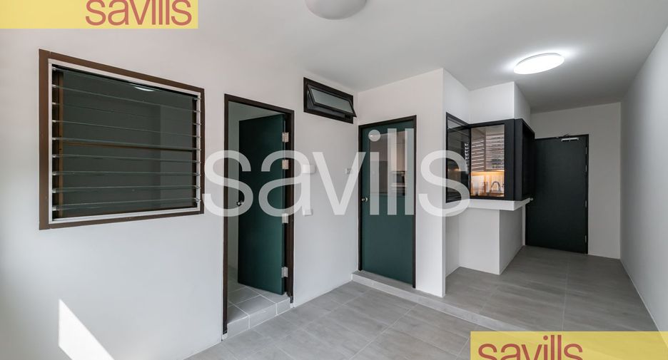 For rent 4 bedrooms condo in Khlong Toei, Bangkok