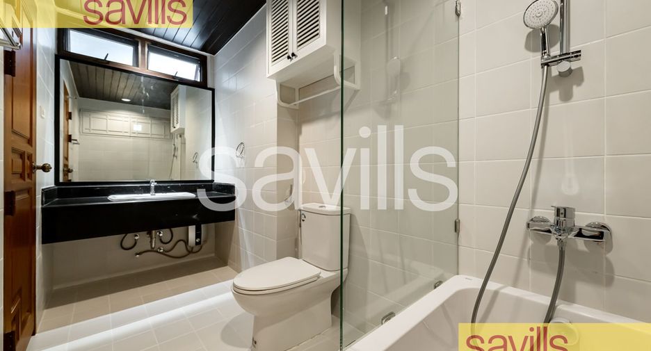 For rent 4 bedrooms condo in Khlong Toei, Bangkok