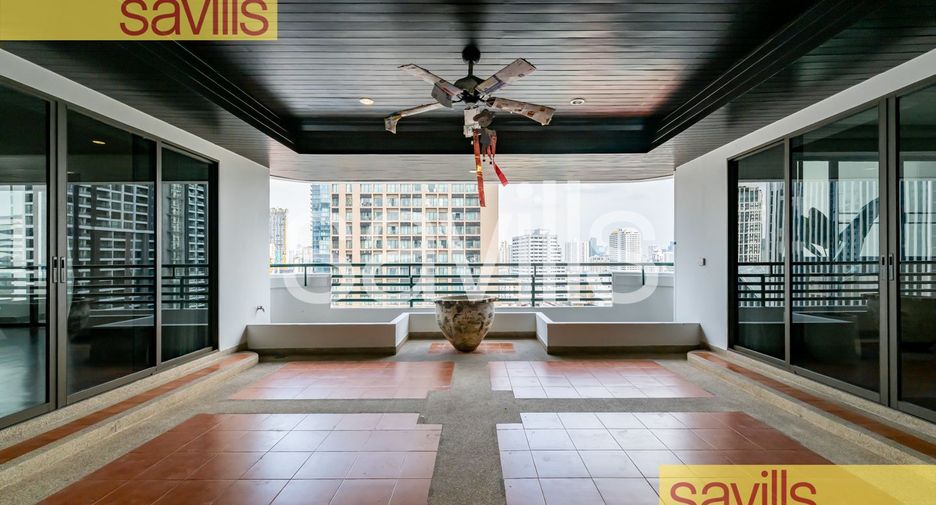 For rent 4 bedrooms condo in Khlong Toei, Bangkok