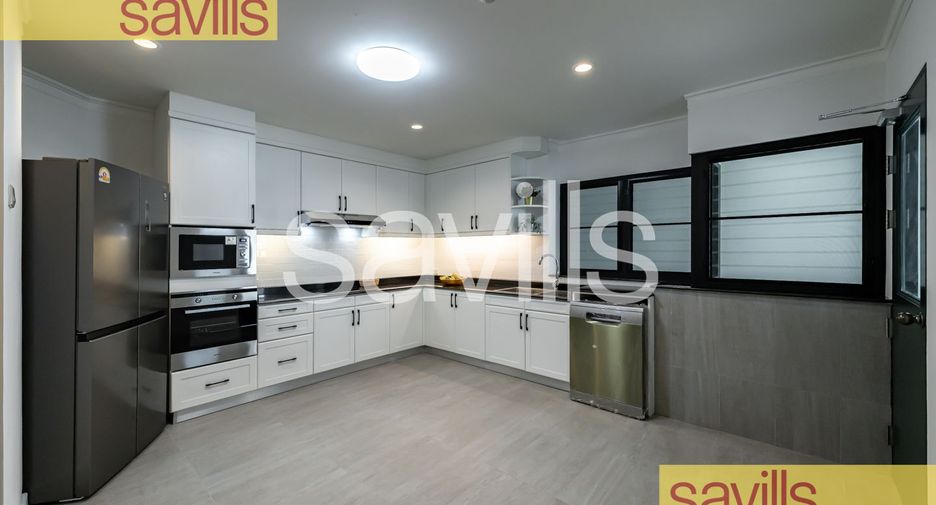 For rent 4 bedrooms condo in Khlong Toei, Bangkok