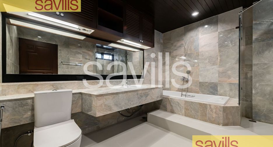 For rent 4 bedrooms condo in Khlong Toei, Bangkok