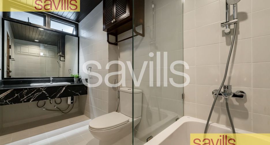 For rent 4 bedrooms condo in Khlong Toei, Bangkok