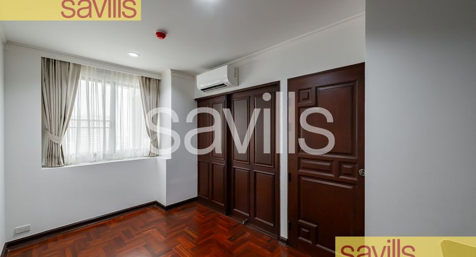 For rent 4 bedrooms condo in Khlong Toei, Bangkok