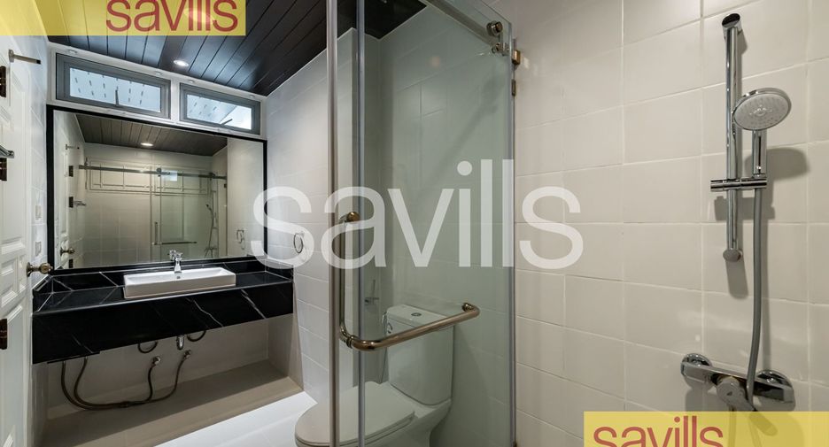 For rent 4 bedrooms condo in Khlong Toei, Bangkok