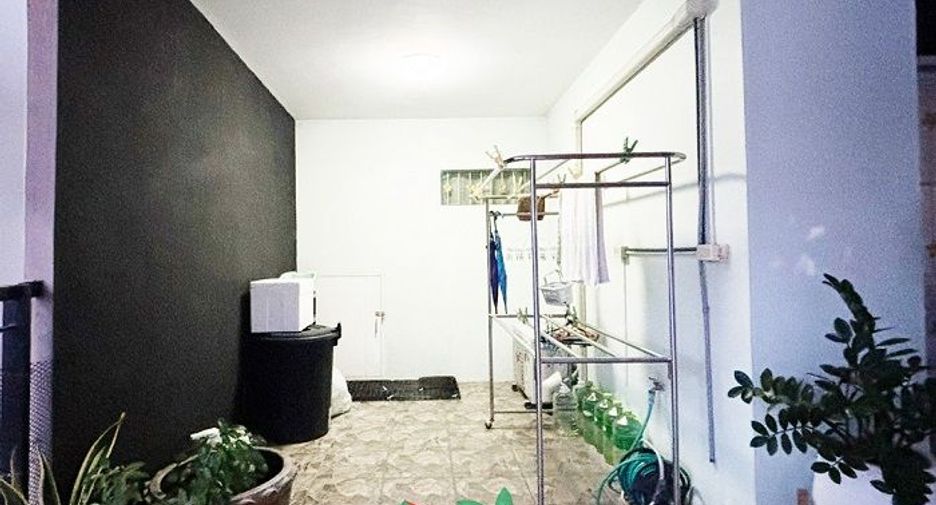 For sale 3 bedrooms townhouse in Mueang Nonthaburi, Nonthaburi