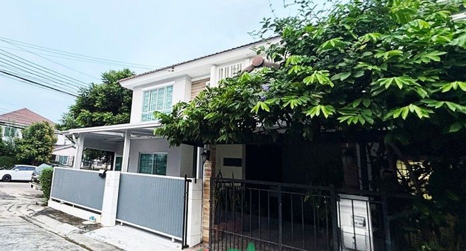 For sale 3 bedrooms townhouse in Mueang Nonthaburi, Nonthaburi