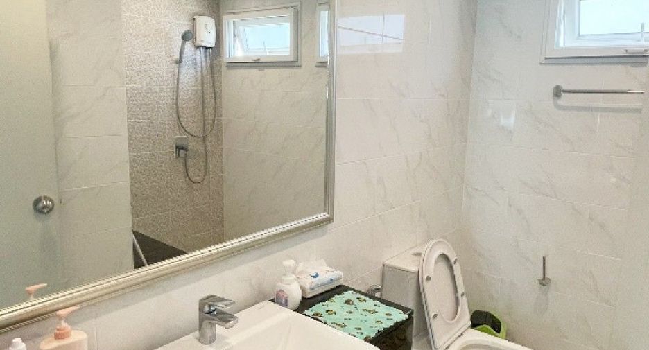 For sale 4 bedrooms house in Mueang Phitsanulok, Phitsanulok