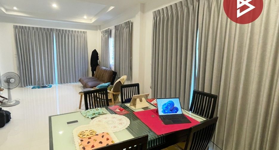 For sale 4 bedrooms house in Mueang Phitsanulok, Phitsanulok