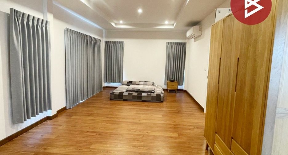 For sale 4 bedrooms house in Mueang Phitsanulok, Phitsanulok