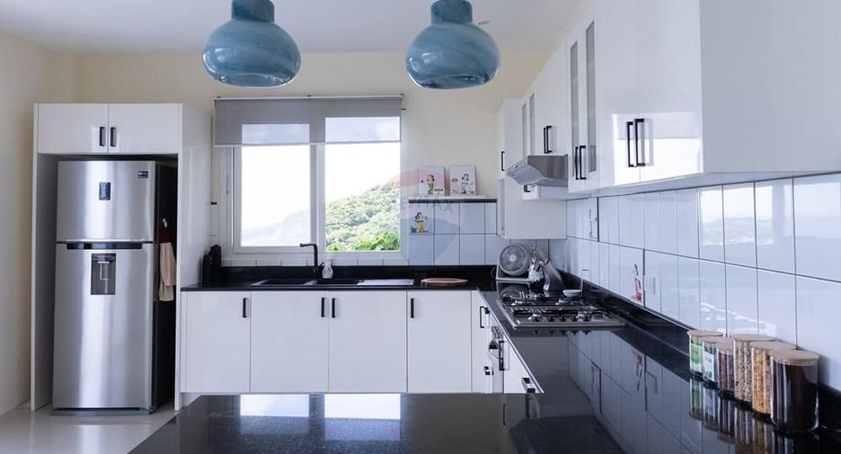 For rent 4 bedrooms villa in Ko Samui, Surat Thani