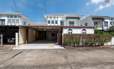 For sale 4 bedrooms house in Khlong Sam Wa, Bangkok